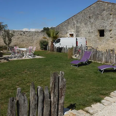 Le Logis De Beauregard Konukevi *